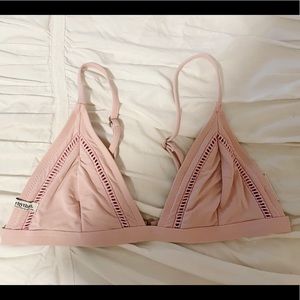 Super cute rhythm bikini top Perfect top for tanning!!